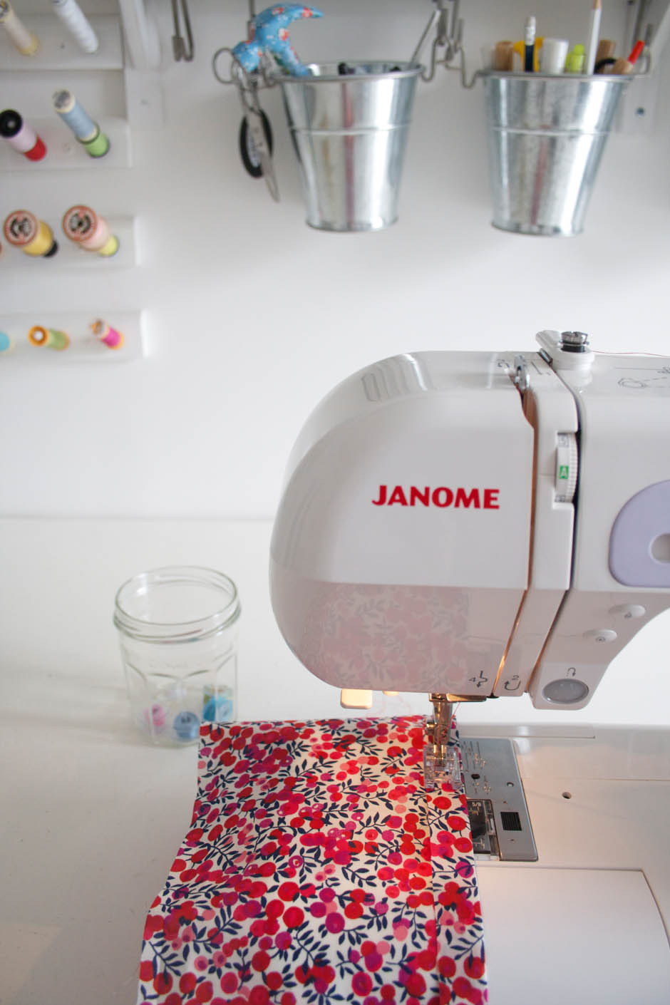 How to make a bolster cushion Apartment Apothecary