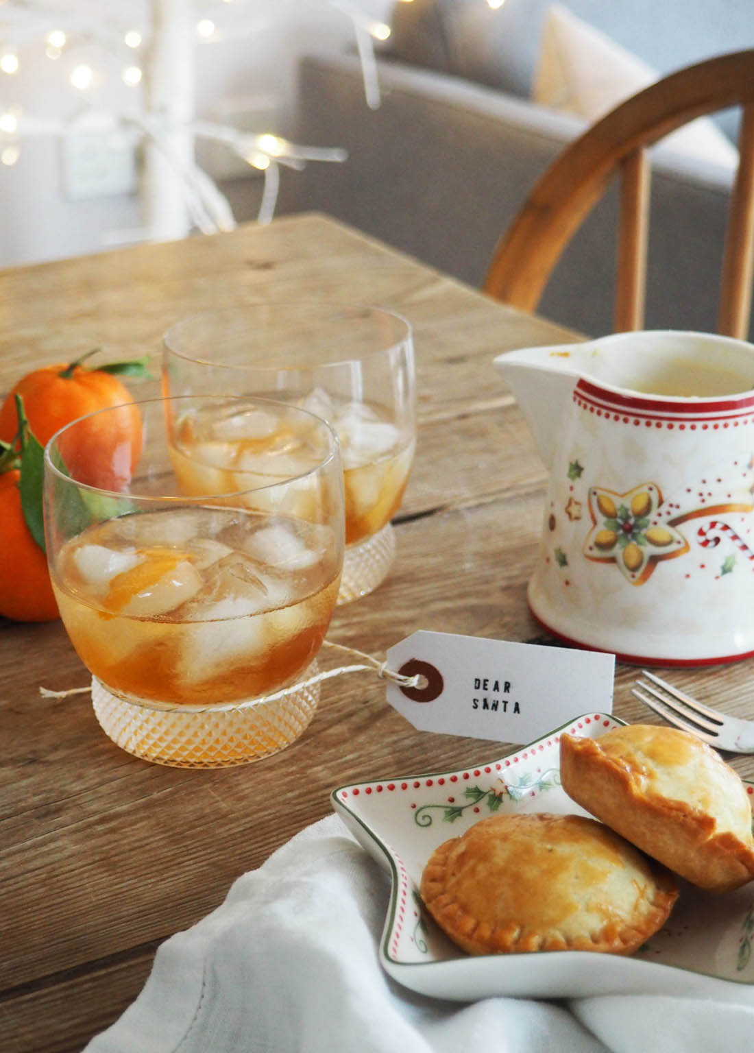 The perfect mince pie and drink for Santa | Villeroy and Boch glasses and Christmas crockery | Spiced sugar syrup festive old fashioned recipe | Apartment Apothecary